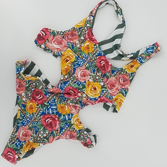 🆕 Gossip Rose Mosaic 3 Way Reversible One Piece - Picture 6 of 8
